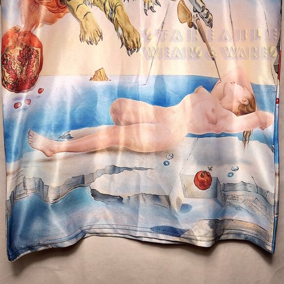 DALI DREAM CAUSED BEE T-SHIRT Men's Small Women's Large polyester all-over-print - Picture 2 of 16